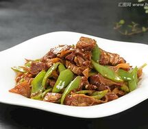 Говядина с зеленым перцем в соусе Black Pepper