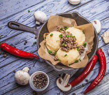 Картофельные клубочки с сыром и мясным фаршем