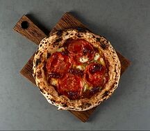 С салями и мастардой из инжира