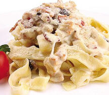 Паста с грибами и курицей