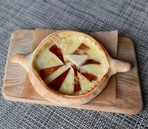 Хачапури по-аджарски с копченым сыром