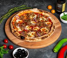Пицца с тунцом и каперсами