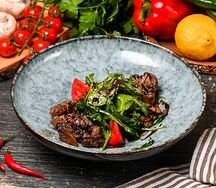 Тёплый салат с куриной печенью