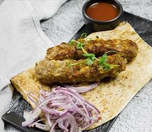 Шашлык люля-кебаб из свинины с сыром
