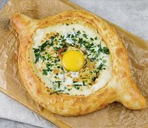 Хачапури по-аджарски с тархуном