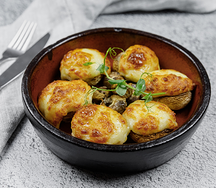 Запеченные грибы с беконом и чеддером