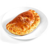 Курник с сыром и помидорами