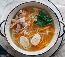 Куриный суп с лапшой