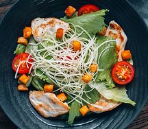 Цезарь с курицей