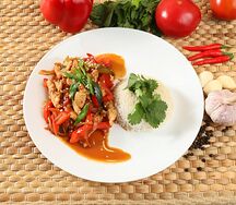 Куриная грудка с овощами
