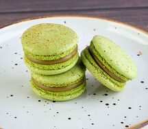 Макаронс фисташковый