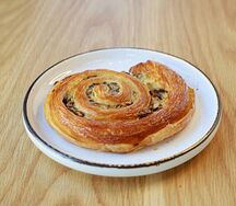 Улитка с яблоком и корицей