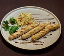 Колбаски гриль с квашеной капустой