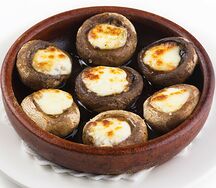 Шляпки шампиньонов с сыром