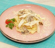 Паста с курицей и грибами