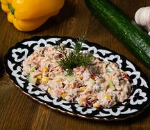 Салат с тунцом