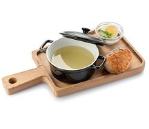 Куриный бульон с яйцом и пирожок с мясом