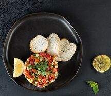Тартар из лосося от шеф-посола