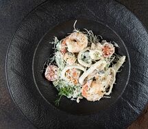 Феттуччине с морепродуктами под сыром горгонзола 