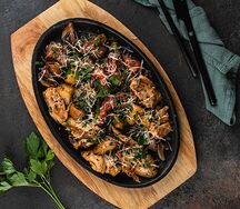 Сковородка с курицей