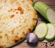 Осетинский пирог с кабачком и чесноком