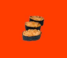 Гункан с лососем