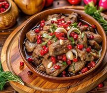 Жареная куриная печень с гранатовыми зернами