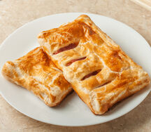 Слойка с ветчиной и сыром