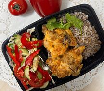 Каша гречневая с салатом и жареной курочкой