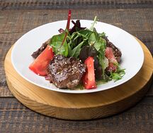 Салат из куриной печени с цитрусовым соусом