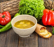 Куриный бульон с фрикадельками