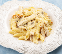 Паста с курицей и грибами