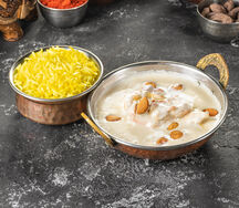 Чикен бадами корма с лимонным рисом