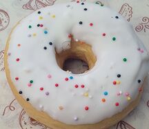 Донат с карамелью