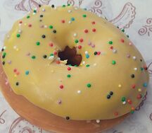 Донат с бананом