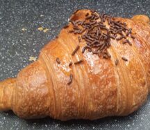 Круассан с шоколадом