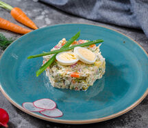 Салат Оливье с курицей