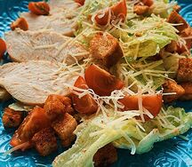 Салат Цезарь с курицей