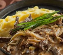 Бефстроганов с телятиной