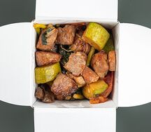 Овощной вок со свининой