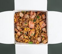 Рис по-кантонски со свининой