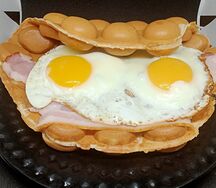 Глазунья с беконом