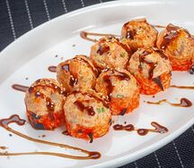 Hot запеченный ролл с лососем и креветкой