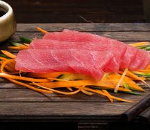 Сашими с тунцом