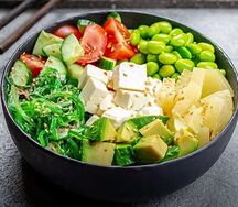 Premium поке с тофу, ананасом и экзотическими ингредиентами