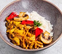 Жёлтый карри рис с овощами