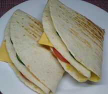 Сэндвичи с омлетом и ветчиной