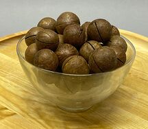 Орех Макадамия в скорлупе с ключом
