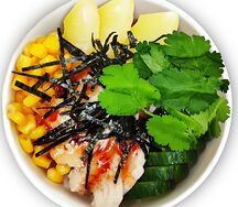 Поке с ананасом и сладкой кукурузой