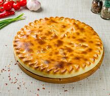 Осетинский пирог с капустой, яйцом и жареным луком